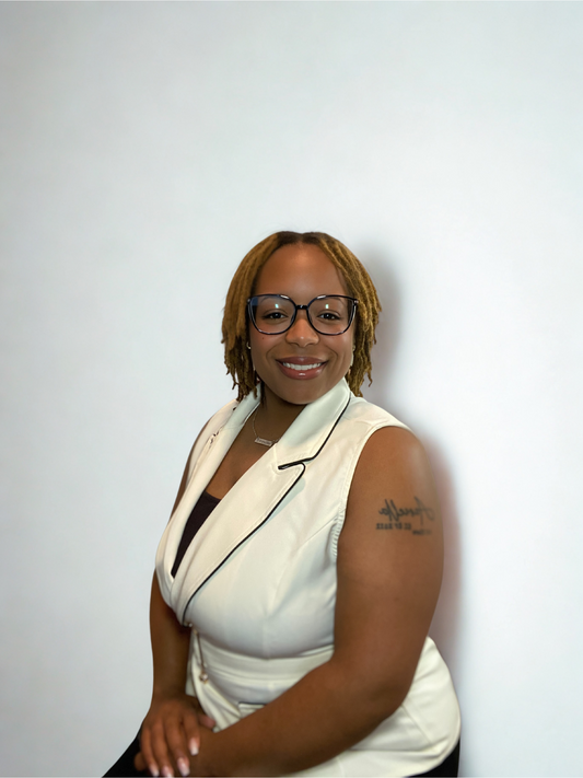 ✨ BUILDHER SPOTLIGHT: Meet LaQuanda Sanders, Founder of WellCurved Health &amp; Wellness